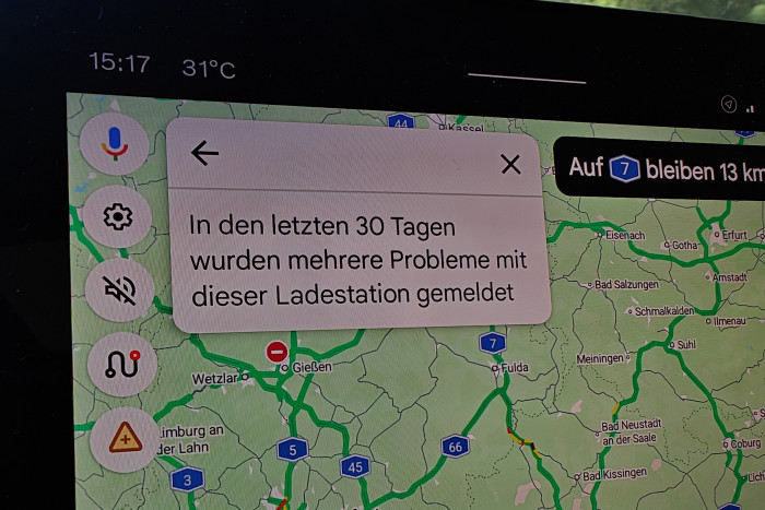 Solche Warnungen sind hilfreich, um defekte Lades&auml;ulen zu meiden. (Foto: Friedhelm Greis/Golem)