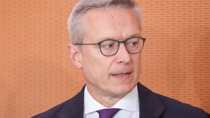 Bundesdigitalminister Karsten Wildberger hat KI für Gastbeiträge in Zeitungen eingesetzt. (Bild: Omer Messinger/Getty Images) (Omer Messinger/Getty Images)
