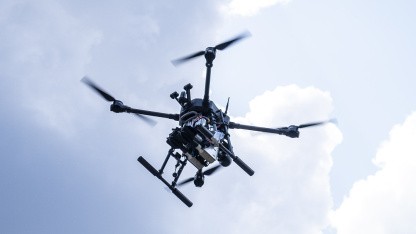 Eine Raspberry-Pi-basierte Drohne von Skylab, einem ukrainischen zivilen Drohnenunternehmen, während eines Testflugs (Bild: Alex Chan Tsz Yuk/SOPA Images via ZUMA Press Wire) (Alex Chan Tsz Yuk/SOPA Images via ZUMA Press Wire)
